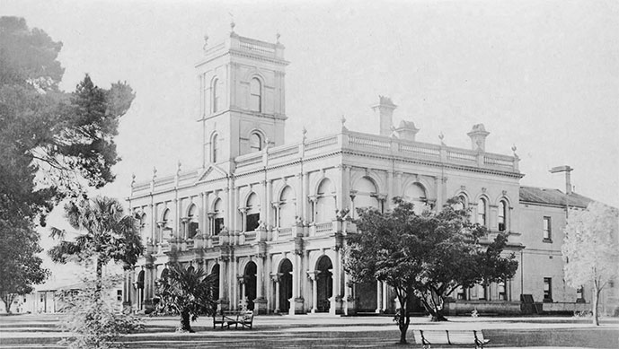 Glen Eira Manor — Caulfield Hospital main building c 1919. Image courtesy State Library of Victoria.